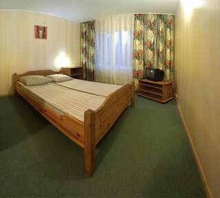 Отель Motel Brencis Иецава Двухместный номер с 1 кроватью или 2 отдельными кроватями-5